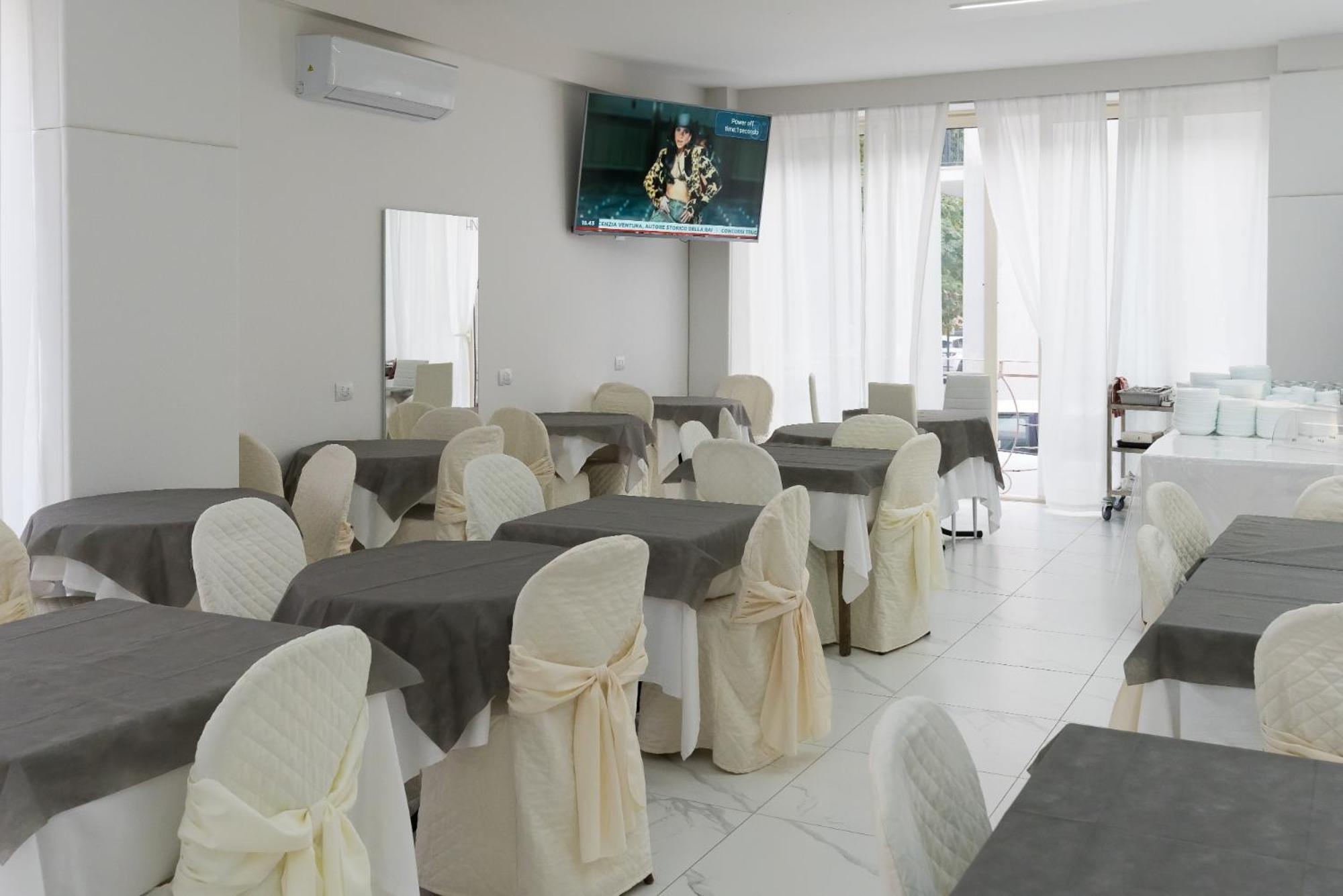 Hotel Ninfea Cattolica Exterior photo